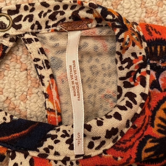 Free People Hear Me Roar Top cheetah print floral women’s size small - Picture 8 of 11